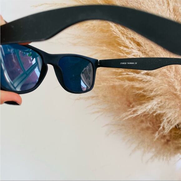 ZEROUV NORDSTROM Matte Black Red Ombre Lens Plastic Wayfarer Sunglasses Sunnies - Picture 4 of 6